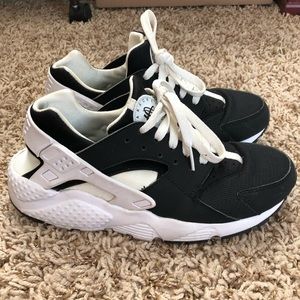 Nike Kids Huarache Run (accepting offers)